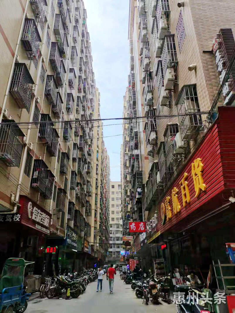 据了解,目前,大亚湾西区茶山村,光明村,水口村,新寮村等村出租屋都正